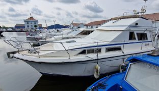 Princess 33 - Fly Bridge - Infinity - 7 Berth Princess 32 - Fly Bridge 