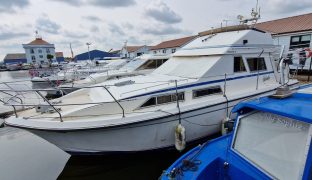 Princess 33 - Fly Bridge - Infinity - 7 Berth Princess 32 - Fly Bridge 