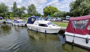 Shetland Saxon - Salubrious - 4 Berth Inland cruiser