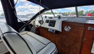 Viking 26 Wide Beam - YOSHI - 5 Berth Inland cruiser 