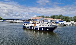 PEDRO - MISTY BLUE - 4 Berth Cruiser