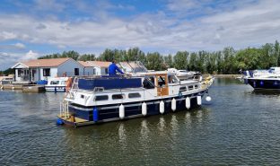 PEDRO - MISTY BLUE - 4 Berth Cruiser