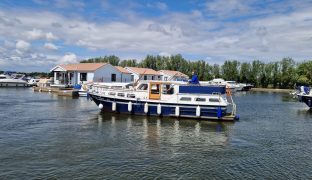 PEDRO - MISTY BLUE - 4 Berth Cruiser