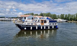 PEDRO - MISTY BLUE - 4 Berth Cruiser