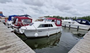 Viking 20 - DOOGIE  - 4 Berth Inland cruiser 
