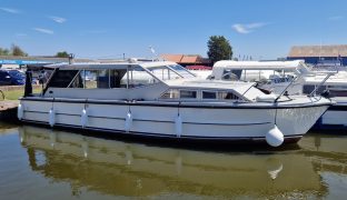 Bounty Buccaneer 34 - Yarn Spinner II - 4 Berth Inland Cruiser