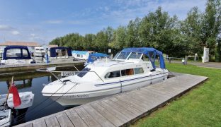 Viking 22 - Lady Sophia - 4 Berth Inland cruiser
