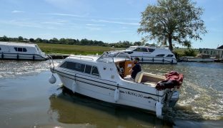 Viking 20 - DOOGIE  - 4 Berth Inland cruiser 