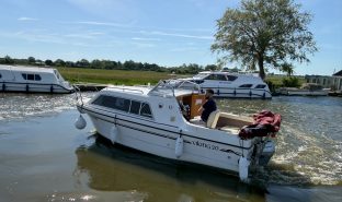 Viking 20 - DOOGIE  - 4 Berth Inland cruiser 