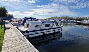 Dawn Of Light 2 - 4 Berth Inland Cruiser