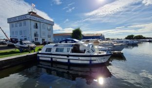 Dawn Of Light 2 - 4 Berth Inland Cruiser