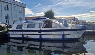 Dawn Of Light 2 - 4 Berth Inland Cruiser