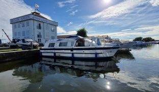 Dawn Of Light 2 - 4 Berth Inland Cruiser