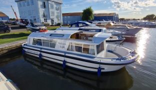 MALVERN LIGHT 2 - 4 Berth Inland Cruiser