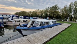 Calypso 28 - MARIGOLD - 4 Berth Inland Cruiser