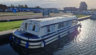 Bounty Buccaneer - ARIANA - 4 Berth Inland Cruiser