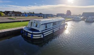Bounty Buccaneer - ARIANA - 4 Berth Inland Cruiser