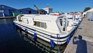 Weymouth Light 2 - 6 Berth Inland Cruiser 