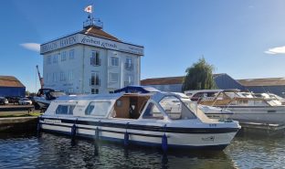 Weymouth Light 2 - 6 Berth Inland Cruiser 