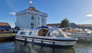 Weymouth Light 2 - 6 Berth Inland Cruiser 