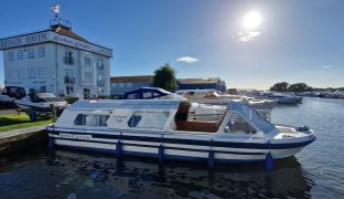 Weymouth Light 2 - 6 Berth Inland Cruiser 