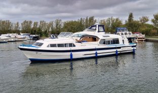 Fair Entrepreneur 40 - Delight 2 - 8 Berth Inland river cruiser