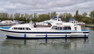 Fair Entrepreneur 40 - Delight 2 - 8 Berth Inland river cruiser