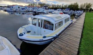 Buccaneer 30 - Evesham Light 2 - 5 Berth Forward cockpit, inland cruiser