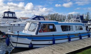 Hampton Safari MK II - Moonshadow - 4 Berth Inland cruiser