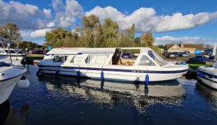 Alphacraft 34 - Shimmering Light 2 - 2 Berth Boat