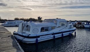 Alphacraft 35 CC - Eastern Light 2  - 5 Berth Inland River Cruiser 