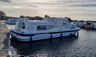 Alphacraft 35 CC - Eastern Light 2  - 5 Berth Inland River Cruiser 