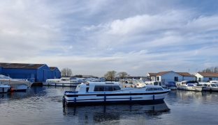 Fair Entrepreneur 40 - Delight 2 - 8 Berth Inland river cruiser