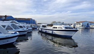 Fair Entrepreneur 40 - Delight 2 - 8 Berth Inland river cruiser