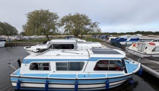 Hampton Safari MK II - Moonshadow - 4 Berth Inland cruiser