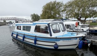 Hampton Safari MK II - Moonshadow - 4 Berth Inland cruiser