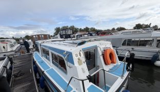 Hampton Safari MK II - Moonshadow - 4 Berth Inland cruiser
