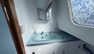 Hampton Safari MK II - Moonshadow - 4 Berth Inland cruiser