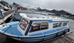 Hampton Safari MK II - Moonshadow - 4 Berth Inland cruiser