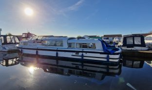 Aquafibre Entrepreneur 44 - Hakuna Matata - 10 Berth Inland Cruiser