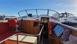 Aquafibre Entrepreneur 44 - Hakuna Matata - 10 Berth Inland Cruiser