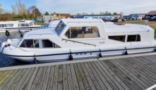 Alphacraft 35 CC - SWIFT - 2 Berth Sliding canopy, center cockpit inland river cruiser