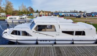 Alphacraft 35 CC - SWIFT - 2 Berth Sliding canopy, center cockpit inland river cruiser