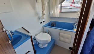 Alphacraft 35 CC - SWIFT - 2 Berth Sliding canopy, center cockpit inland river cruiser