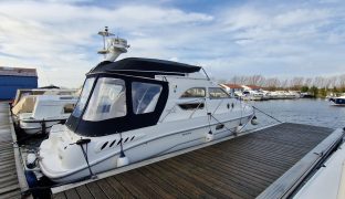 Sealine 330 Statesman - Fifty Fifty - 6 Berth Flybridge motor cruiser