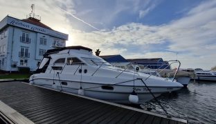 Sealine 330 Statesman - Fifty Fifty - 6 Berth Flybridge motor cruiser