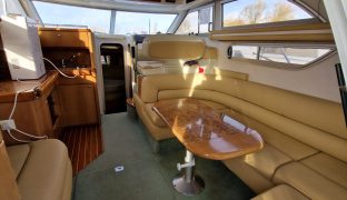 Sealine 330 Statesman - Fifty Fifty - 6 Berth Flybridge motor cruiser