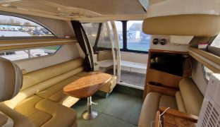 Sealine 330 Statesman - Fifty Fifty - 6 Berth Flybridge motor cruiser