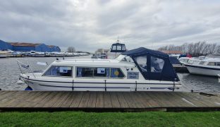 Viking 23 - Little Moll - 4 Berth narrow beam Inland river cruiser 