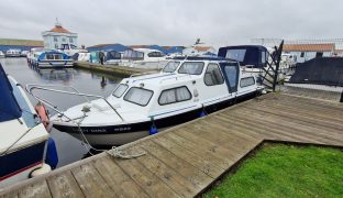 Weston 670 - Lady Dina - 4 Berth 22ft Inland cruiser